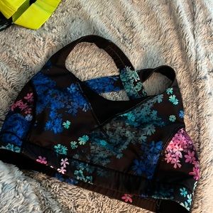 Lululemon sports bra size 8